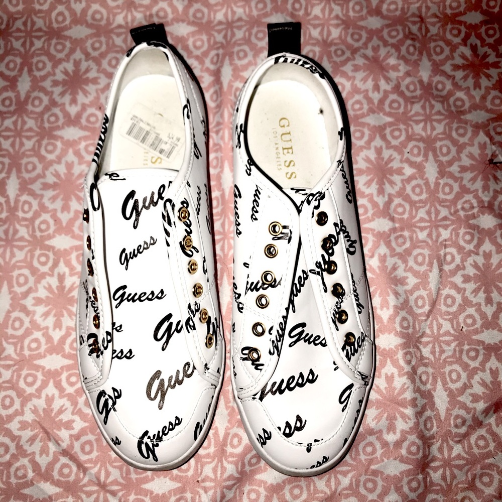 Women’s casual shoes